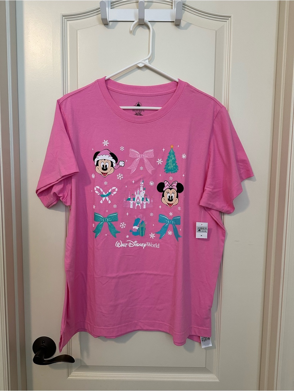 NWT Disney‎ Parks WDW Mickey & Friends Holiday Christmas Pink T-Shirt Adult Med